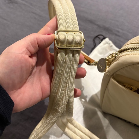 Lo & Sons Nouvelle nylon crossbody bag EUC - Picture 12 of 16